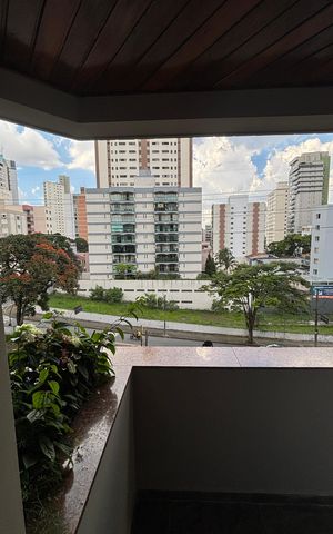 Apartamento à venda com 310m², 3 quartos e 3 vagas Apartamento à venda com 310m², 3 quartos e 3 vagasSuite