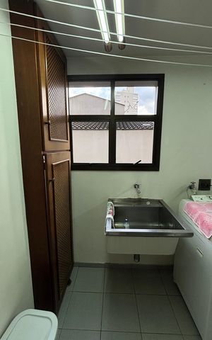 Apartamento à venda com 310m², 3 quartos e 3 vagas Apartamento à venda com 310m², 3 quartos e 3 vagasÁrea de Serviço