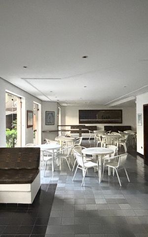 Apartamento à venda com 310m², 3 quartos e 3 vagas Apartamento à venda com 310m², 3 quartos e 3 vagasSalão de Festas