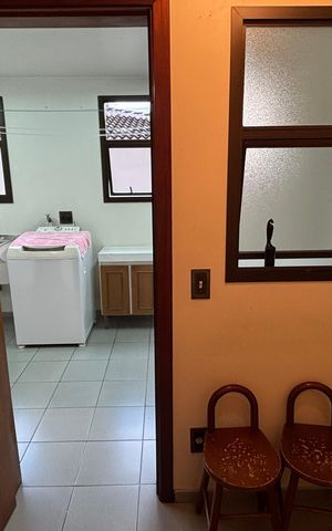 Apartamento à venda com 310m², 3 quartos e 3 vagas Apartamento à venda com 310m², 3 quartos e 3 vagasÁrea de Serviço - Quarto de Apoio