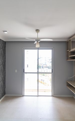 Apartamento à venda com 55m², 2 quartos e 1 vaga Apartamento à venda com 55m², 2 quartos e 1 vagaSalas
