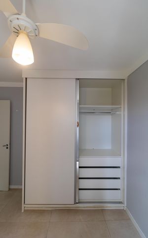 Apartamento à venda com 55m², 2 quartos e 1 vaga Apartamento à venda com 55m², 2 quartos e 1 vagaQuarto 02 - Armário