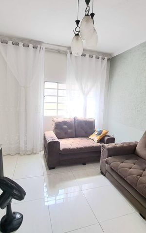 Casa à venda com 110m², 4 quartos e 1 vaga Casa à venda com 110m², 4 quartos e 1 vagaSala - Casa 1