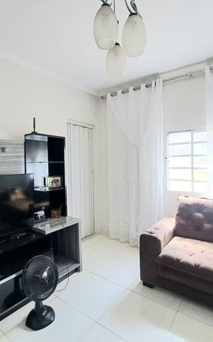 Casa à venda com 110m², 4 quartos e 1 vaga Casa à venda com 110m², 4 quartos e 1 vagaSala - Casa 1