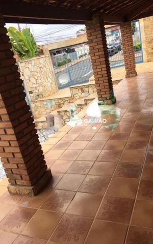 Casa à venda com 207m², 3 quartos e 4 vagas