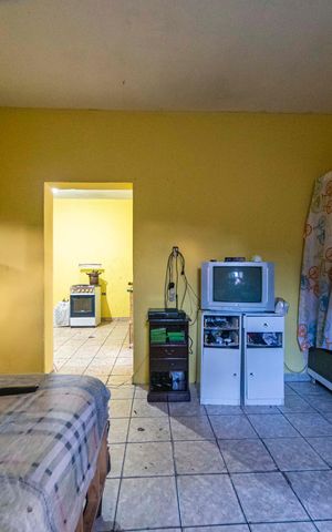 Casa à venda com 250m², 4 quartos e 3 vagas Casa à venda com 250m², 4 quartos e 3 vagasQuarto casa 2