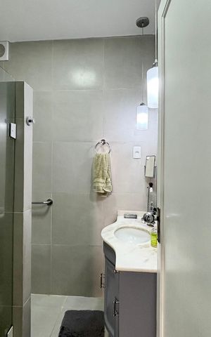 Apartamento à venda com 144m², 3 quartos e sem vaga Apartamento à venda com 144m², 3 quartos e sem vagaBanheiro social