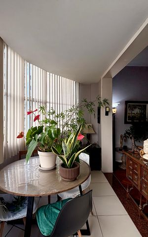 Apartamento à venda com 144m², 3 quartos e sem vaga Apartamento à venda com 144m², 3 quartos e sem vagaVaranda da sala