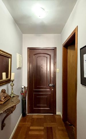 Apartamento à venda com 144m², 3 quartos e sem vaga Apartamento à venda com 144m², 3 quartos e sem vagaSala - hall de entrada