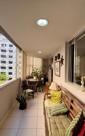 Apartamento à venda com 144m², 3 quartos e sem vaga Apartamento à venda com 144m², 3 quartos e sem vagaVaranda da sala