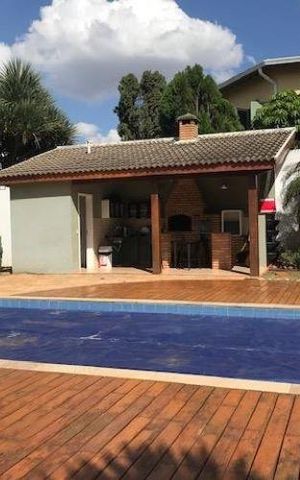 Casa à venda com 380m², 3 quartos e 5 vagas