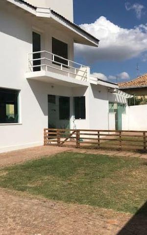Casa à venda com 380m², 3 quartos e 5 vagas