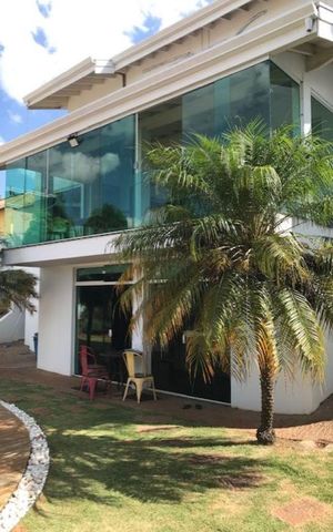 Casa à venda com 380m², 3 quartos e 5 vagas
