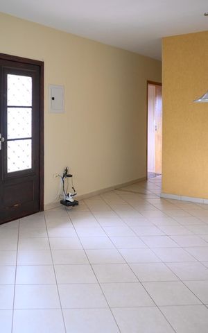 Casa à venda com 120m², 3 quartos e 2 vagas Casa à venda com 120m², 3 quartos e 2 vagasSala