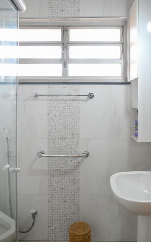 Casa à venda com 120m², 3 quartos e 2 vagas Casa à venda com 120m², 3 quartos e 2 vagasBanheiro