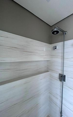 Apartamento à venda com 240m², 3 quartos e 4 vagas Apartamento à venda com 240m², 3 quartos e 4 vagasBanheiro Suíte 1 Ela