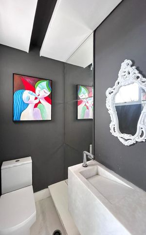 Apartamento à venda com 240m², 3 quartos e 4 vagas Apartamento à venda com 240m², 3 quartos e 4 vagasLavabo