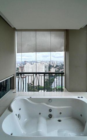 Apartamento à venda com 240m², 3 quartos e 4 vagas Apartamento à venda com 240m², 3 quartos e 4 vagasBanheiro Suíte 1 Ela