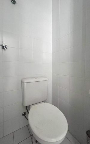 Apartamento à venda com 240m², 3 quartos e 4 vagas Apartamento à venda com 240m², 3 quartos e 4 vagasBanheiro de Serviço