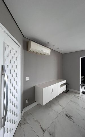 Apartamento à venda com 240m², 3 quartos e 4 vagas Apartamento à venda com 240m², 3 quartos e 4 vagasSala