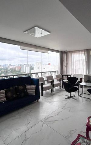 Apartamento à venda com 240m², 3 quartos e 4 vagas Apartamento à venda com 240m², 3 quartos e 4 vagasSala - Varanda