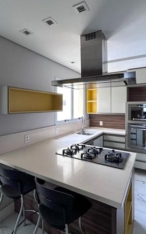 Apartamento à venda com 240m², 3 quartos e 4 vagas Apartamento à venda com 240m², 3 quartos e 4 vagasCozinha