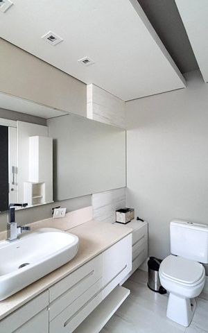 Apartamento à venda com 240m², 3 quartos e 4 vagas Apartamento à venda com 240m², 3 quartos e 4 vagasBanheiro Suíte 1 Ele
