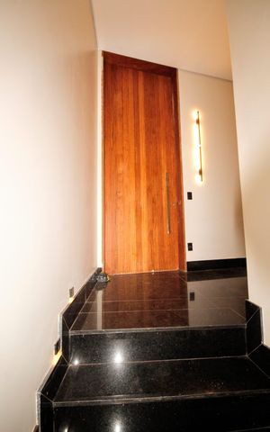 Casa de condomínio à venda com 403m², 4 quartos e 4 vagasporta