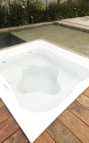 Casa de condomínio à venda com 403m², 4 quartos e 4 vagasjacuzzi