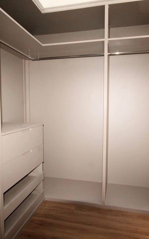 Casa de condomínio à venda com 403m², 4 quartos e 4 vagascloset
