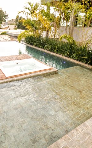 Casa de condomínio à venda com 403m², 4 quartos e 4 vagasPiscina