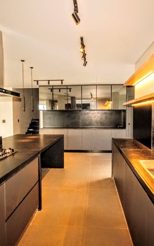 Casa de condomínio à venda com 403m², 4 quartos e 4 vagascozinha