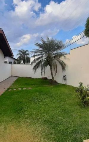 Casa à venda com 219m², 3 quartos e 4 vagas