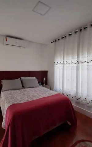 Casa à venda com 219m², 3 quartos e 4 vagas