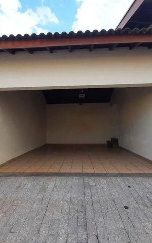 Casa à venda com 219m², 3 quartos e 4 vagas