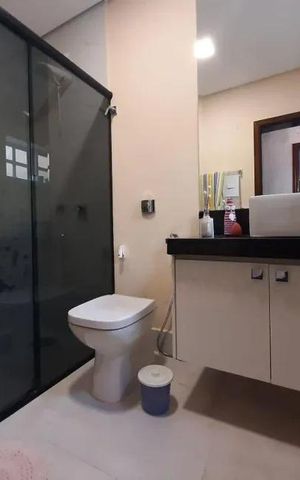 Casa à venda com 219m², 3 quartos e 4 vagas