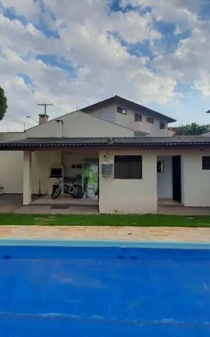 Casa à venda com 219m², 3 quartos e 4 vagas