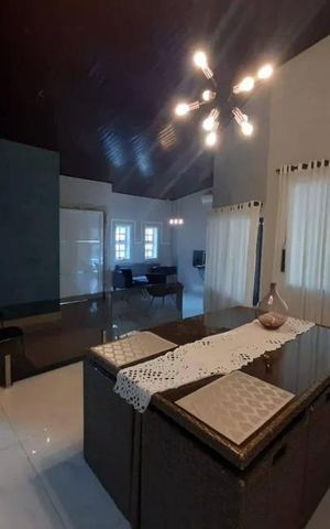 Casa à venda com 219m², 3 quartos e 4 vagas