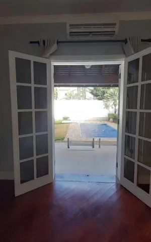 Casa à venda com 219m², 3 quartos e 4 vagas
