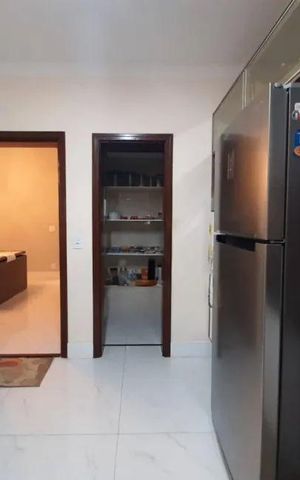 Casa à venda com 219m², 3 quartos e 4 vagas