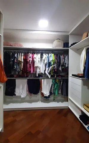 Casa à venda com 219m², 3 quartos e 4 vagas