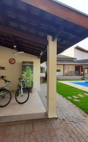 Casa à venda com 219m², 3 quartos e 4 vagas