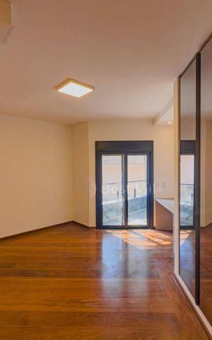 Casa à venda com 700m², 4 quartos e 6 vagas