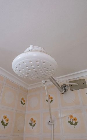 Apartamento para alugar com 75m², 2 quartos e 1 vaga Apartamento para alugar com 75m², 2 quartos e 1 vagaBanheiro social