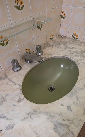 Apartamento para alugar com 75m², 2 quartos e 1 vaga Apartamento para alugar com 75m², 2 quartos e 1 vagaBanheiro social