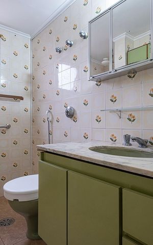 Apartamento para alugar com 75m², 2 quartos e 1 vaga Apartamento para alugar com 75m², 2 quartos e 1 vagaBanheiro social