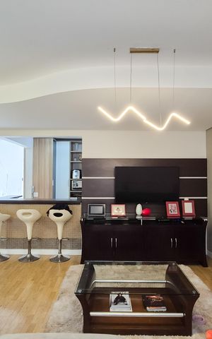 Casa de condomínio à venda com 192m², 3 quartos e 7 vagasSala