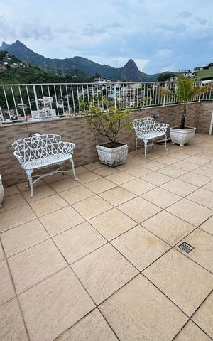 Apartamento à venda com 180m², 4 quartos e 2 vagas Apartamento à venda com 180m², 4 quartos e 2 vagasÁrea externa