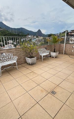 Apartamento à venda com 180m², 4 quartos e 2 vagas Apartamento à venda com 180m², 4 quartos e 2 vagasÁrea externa