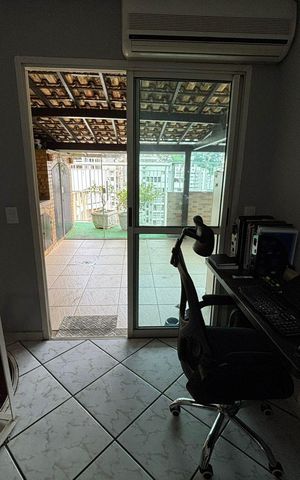 Apartamento à venda com 180m², 4 quartos e 2 vagas Apartamento à venda com 180m², 4 quartos e 2 vagasSala